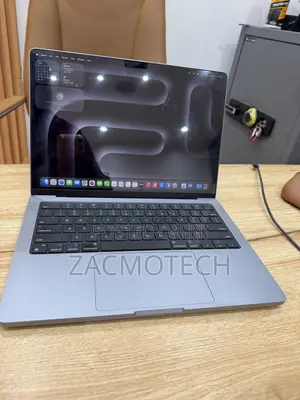 Laptop Apple MacBook Pro 2023 M3 8GB Apple M3 SSD 1T