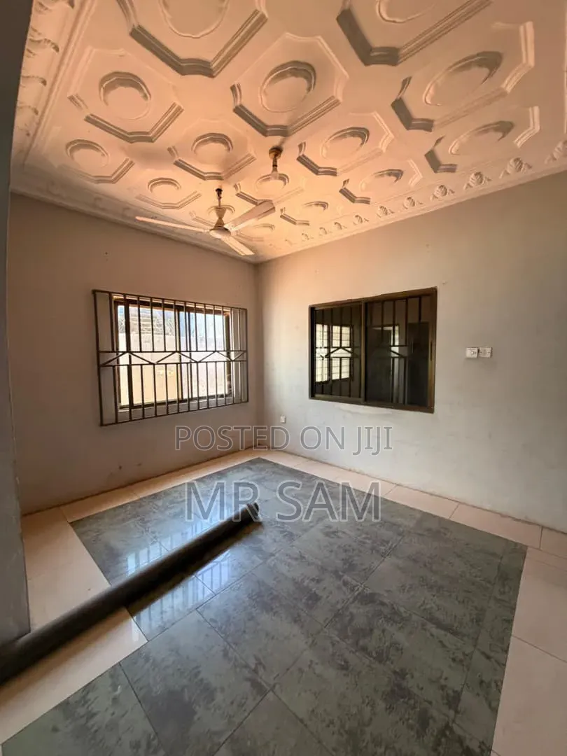 4bdrm Apartment in Sam Properties, Old Barrier for rent