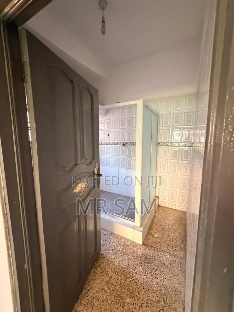 4bdrm Apartment in Sam Properties, Old Barrier for rent