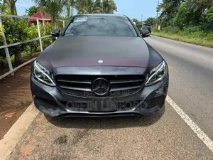 Mercedes-Benz C300 Luxury 4dr AWD 4Matic Sedan (2.0L 4cyl 7A) 2015
