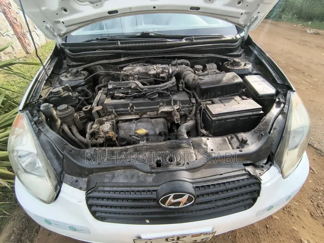 Hyundai Accent 2010 White