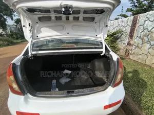 Hyundai Accent 2010 White