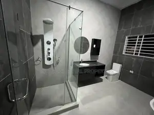 5bdrm Townhouse/Terrace in Achimota Mill 7, Mile 7 for sale