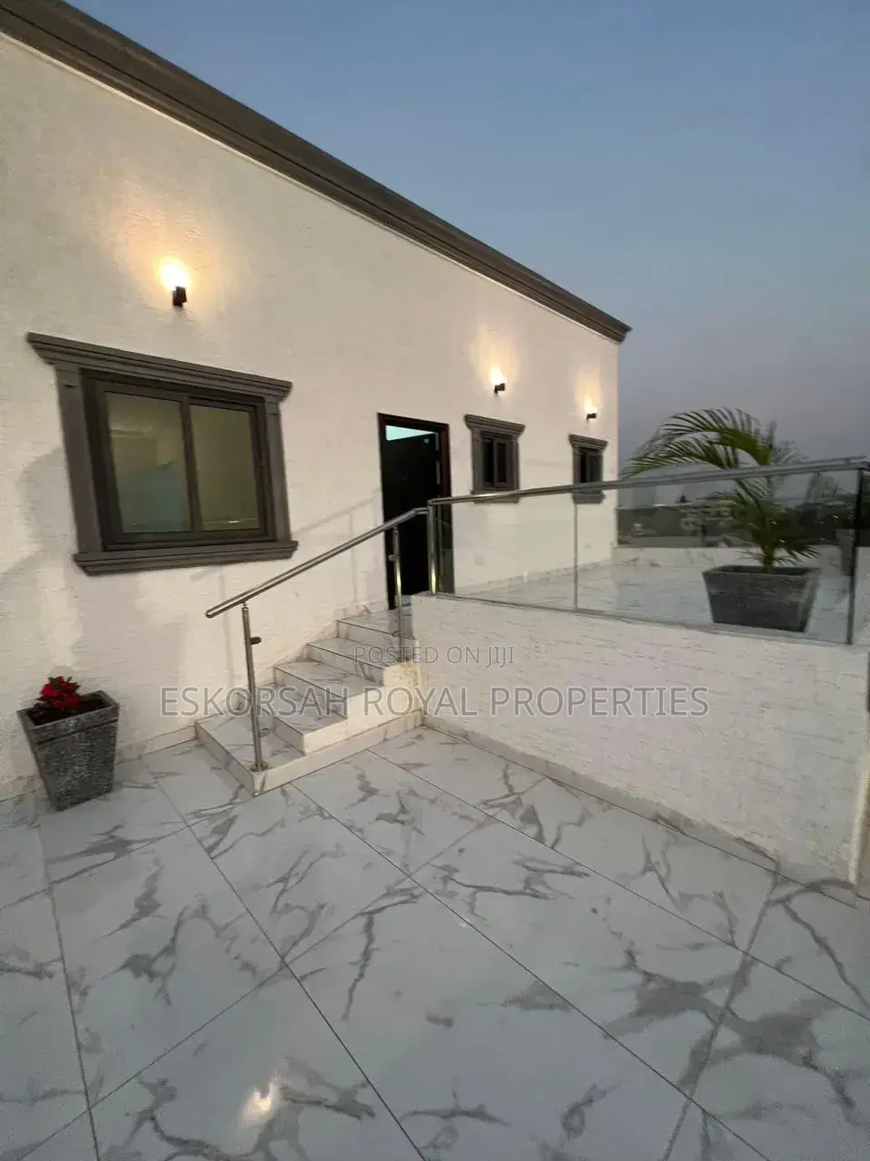 5bdrm Townhouse/Terrace in Achimota Mill 7, Mile 7 for sale