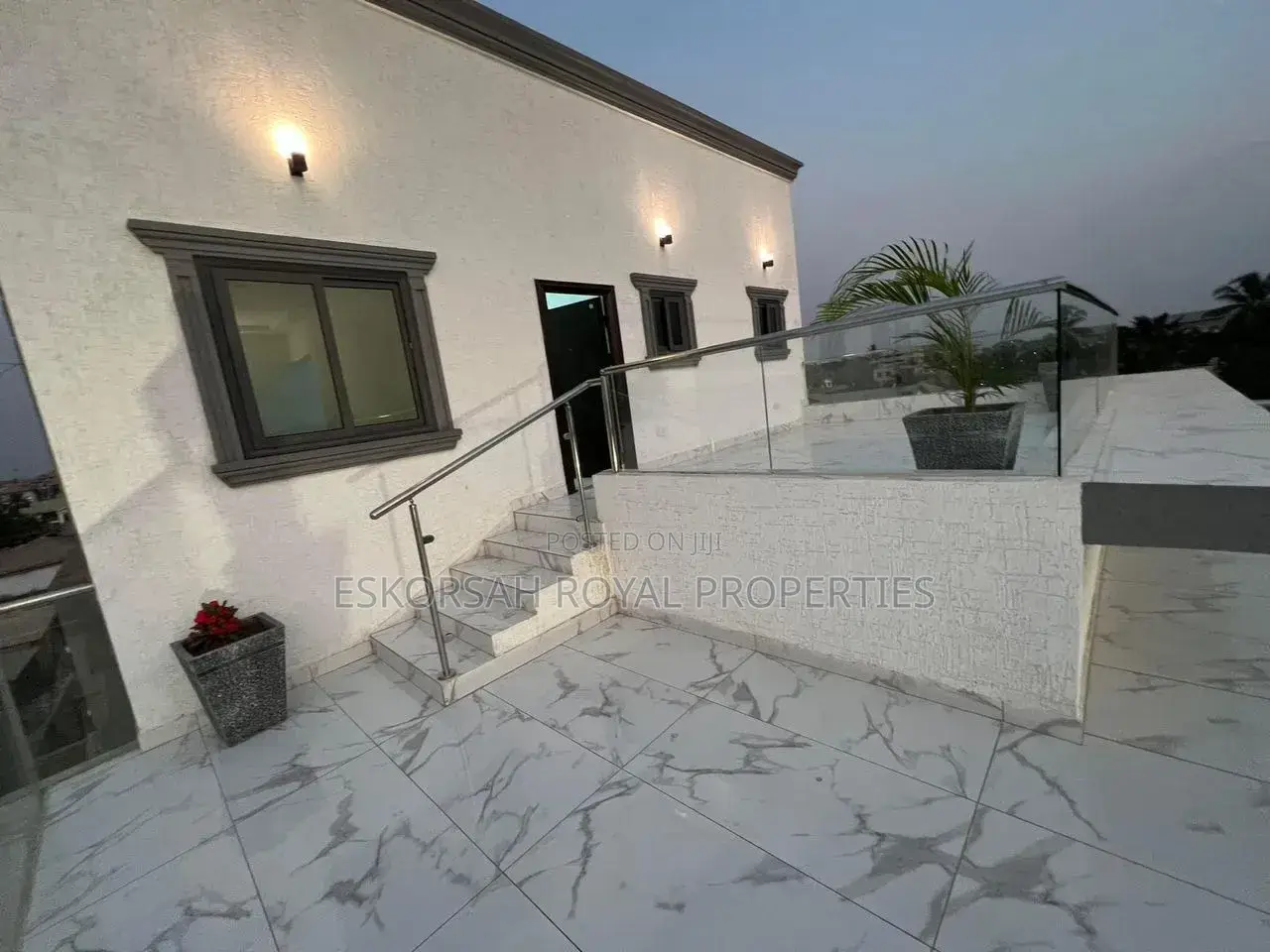 5bdrm Townhouse/Terrace in Achimota Mill 7, Mile 7 for sale