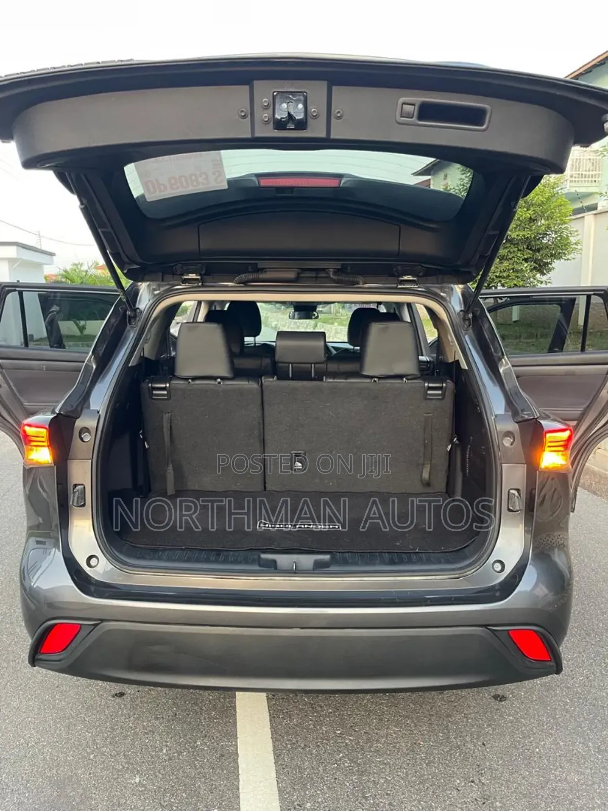 Toyota Highlander LE FWD 2023 Gray