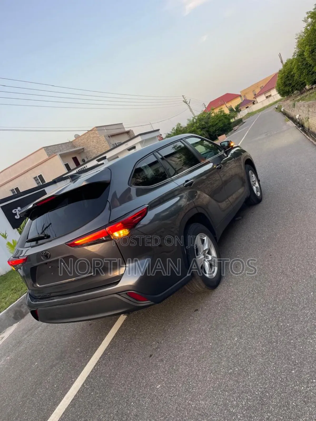 Toyota Highlander LE FWD 2023 Gray