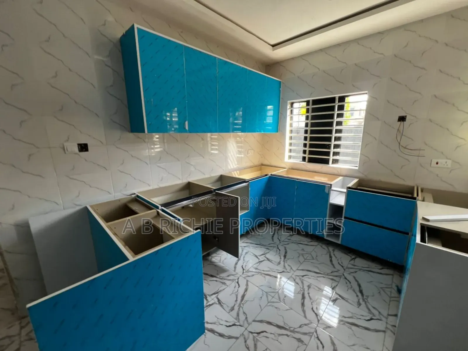 3bdrm Bungalow in Ab Richie Properties, Baatsona Total for sale