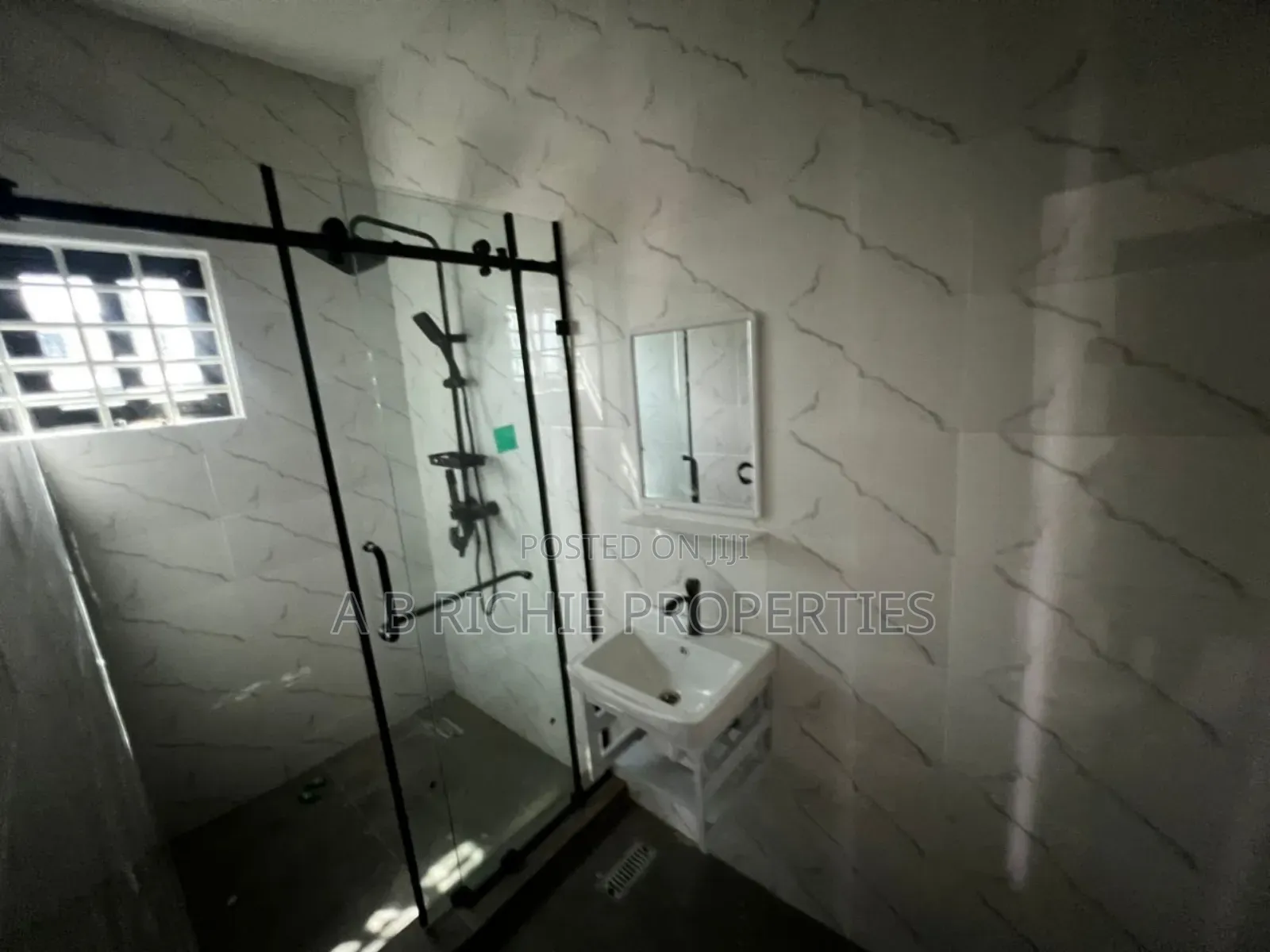 3bdrm Bungalow in Ab Richie Properties, Baatsona Total for sale