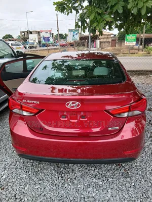 Hyundai Elantra 2016 Red