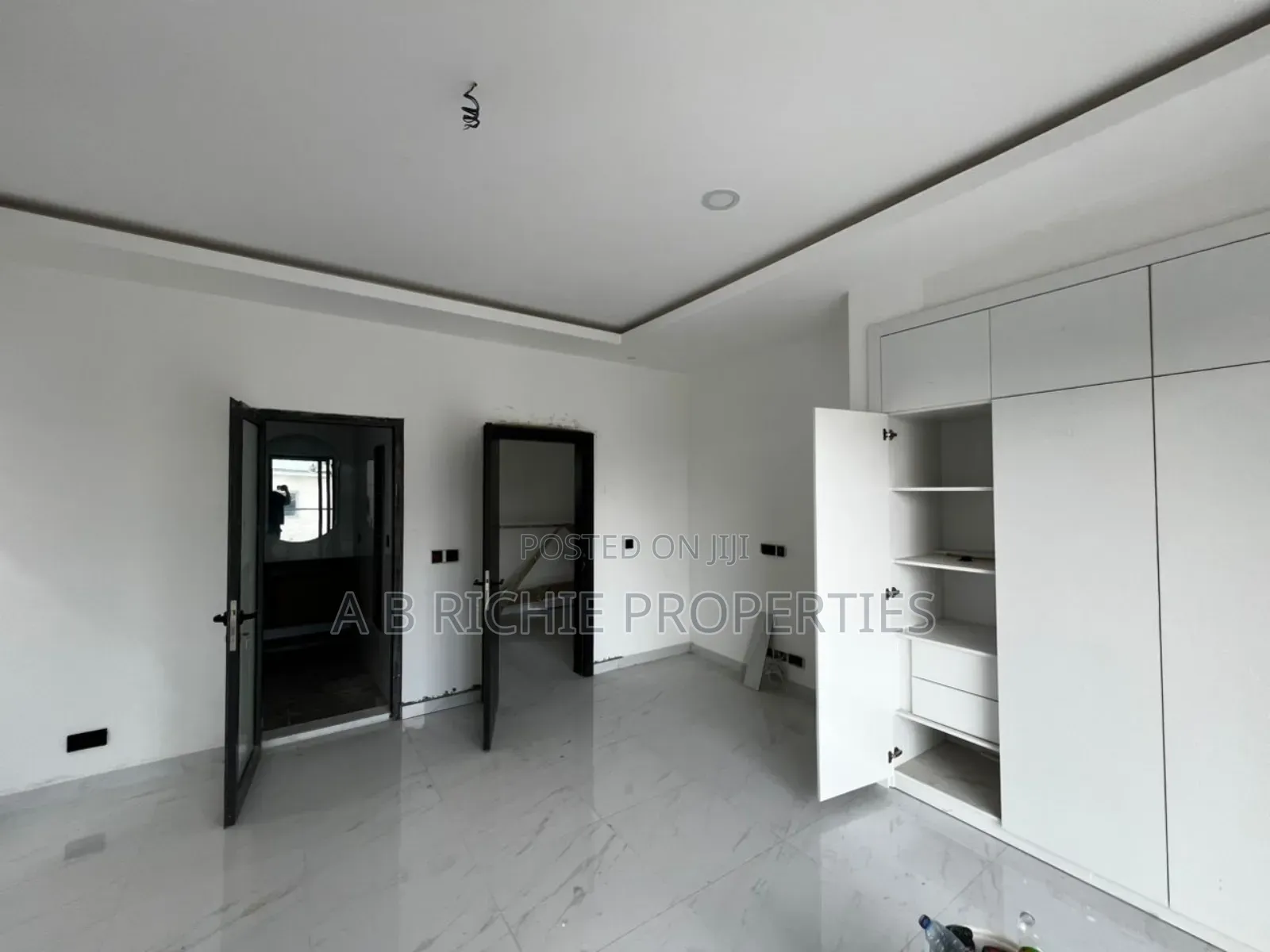 3bdrm House in Ab Richie Properties, Baatsona Total for sale