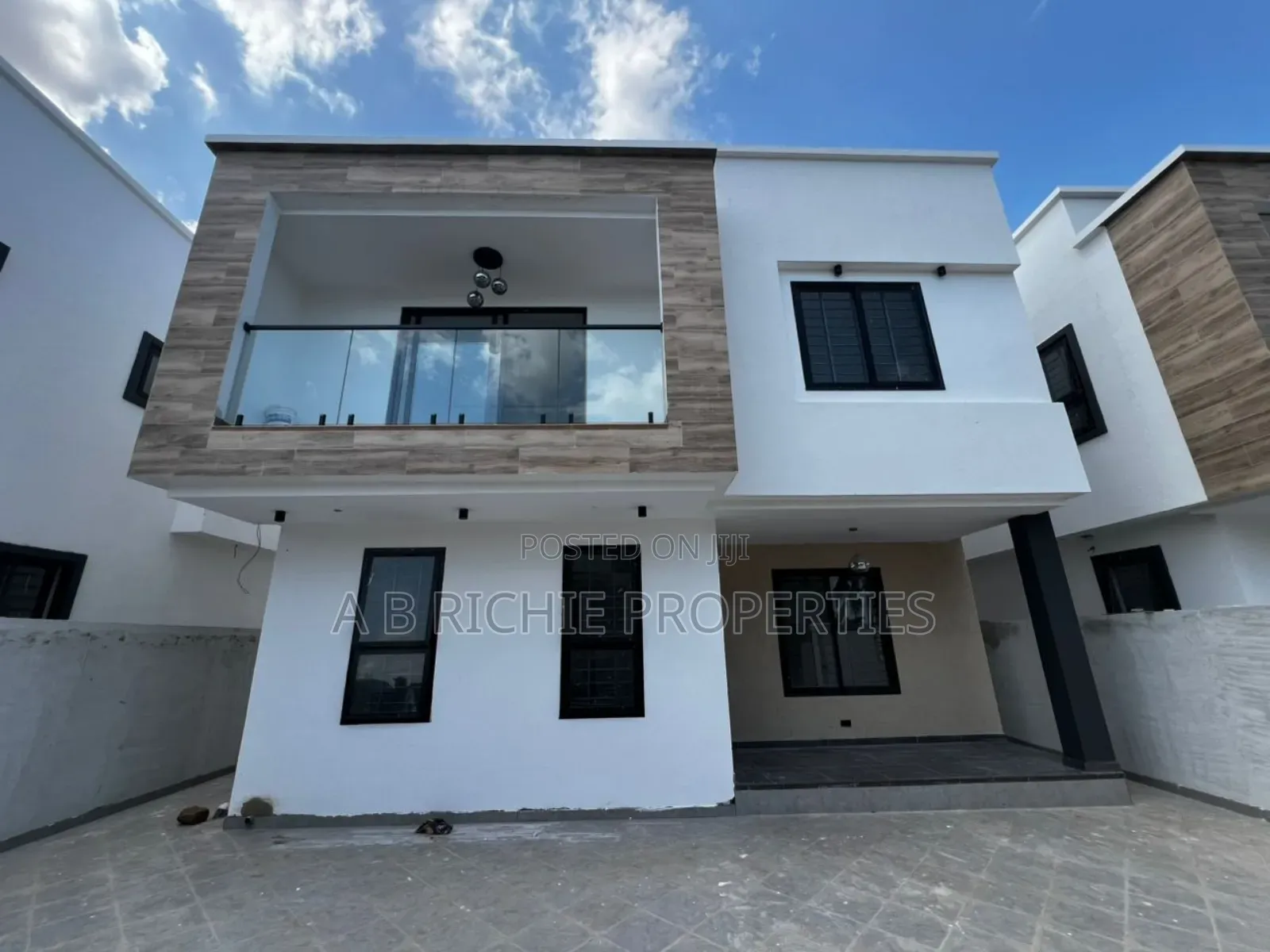 3bdrm House in Ab Richie Properties, Baatsona Total for sale