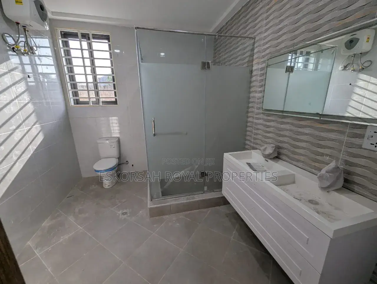 3bdrm House in Achimota Mill, Unity Closed for sale