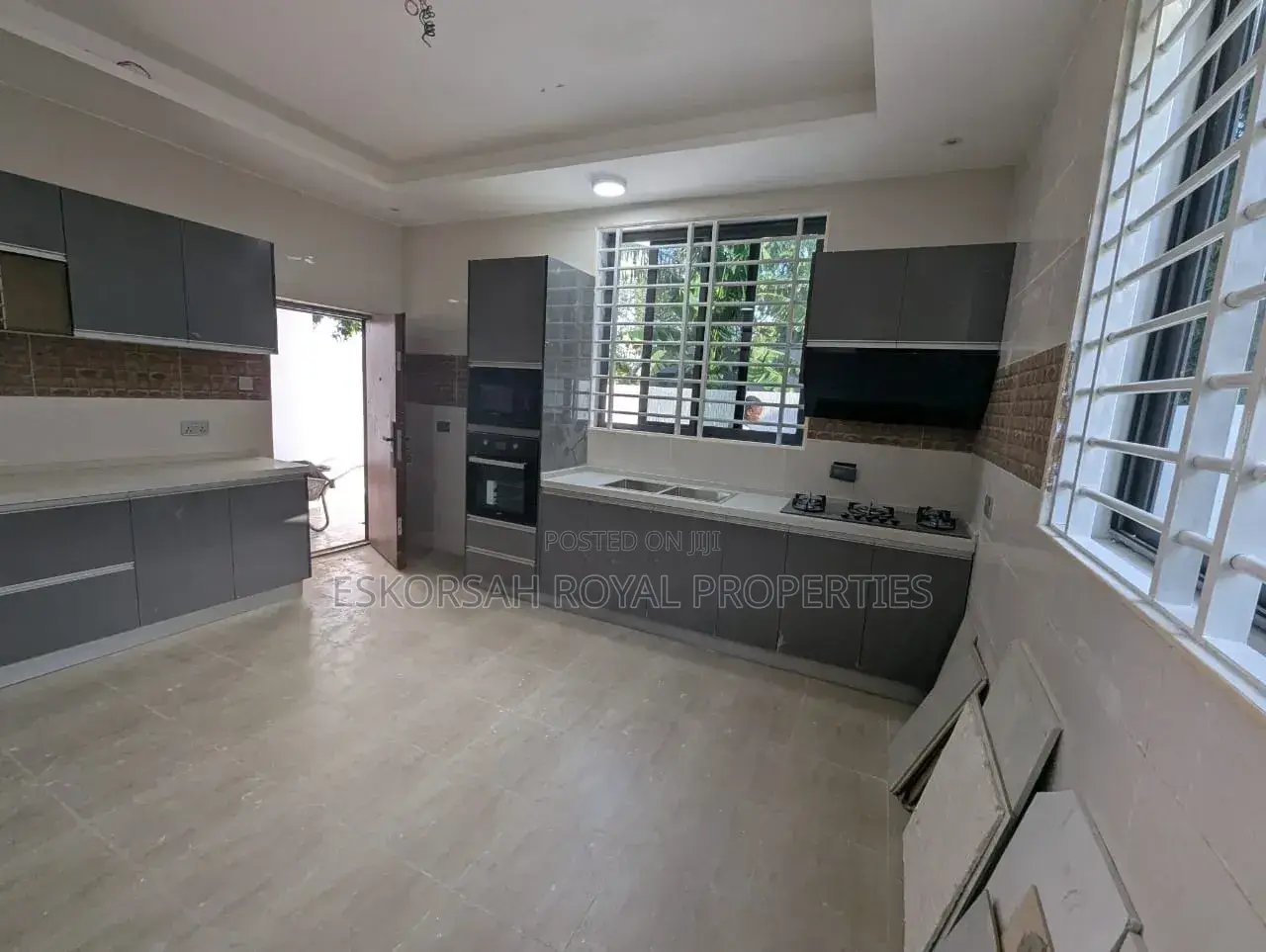 3bdrm House in Achimota Mill, Unity Closed for sale
