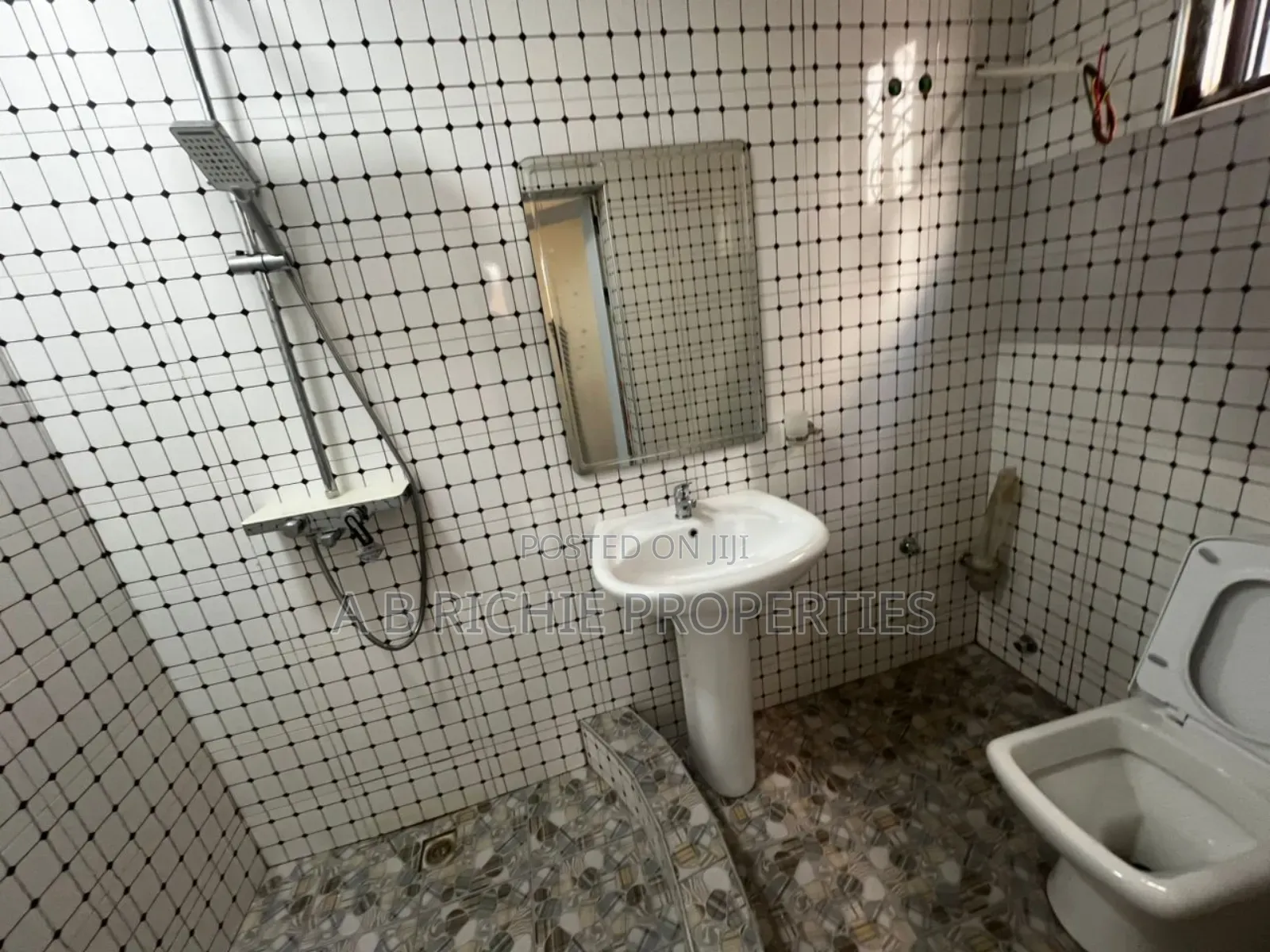3bdrm House in Ab Richie Properties, Coca Cola for sale