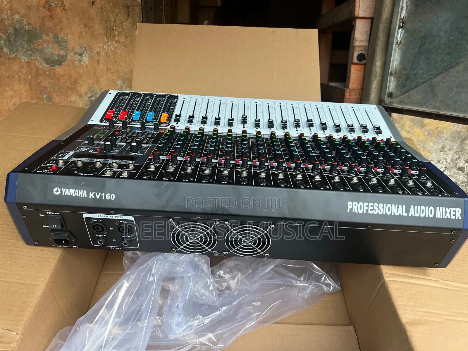 Yamaha 16 Channel Powered Mixer (Kv16)