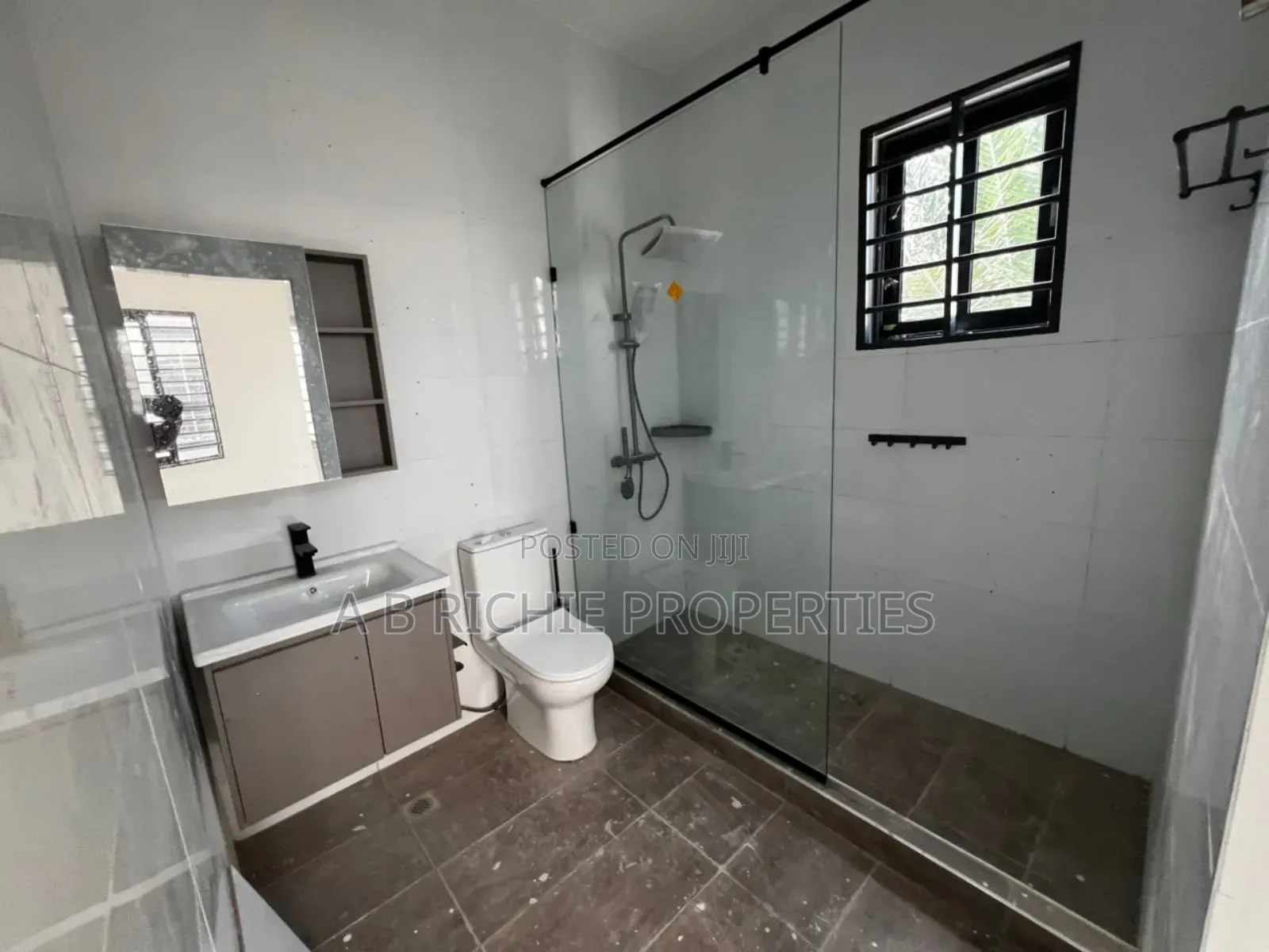 3bdrm House in Ab Richie Properties, Baatsona Total for sale