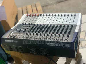 Yamaha 12 Channel Powered Mixer (Kv12)
