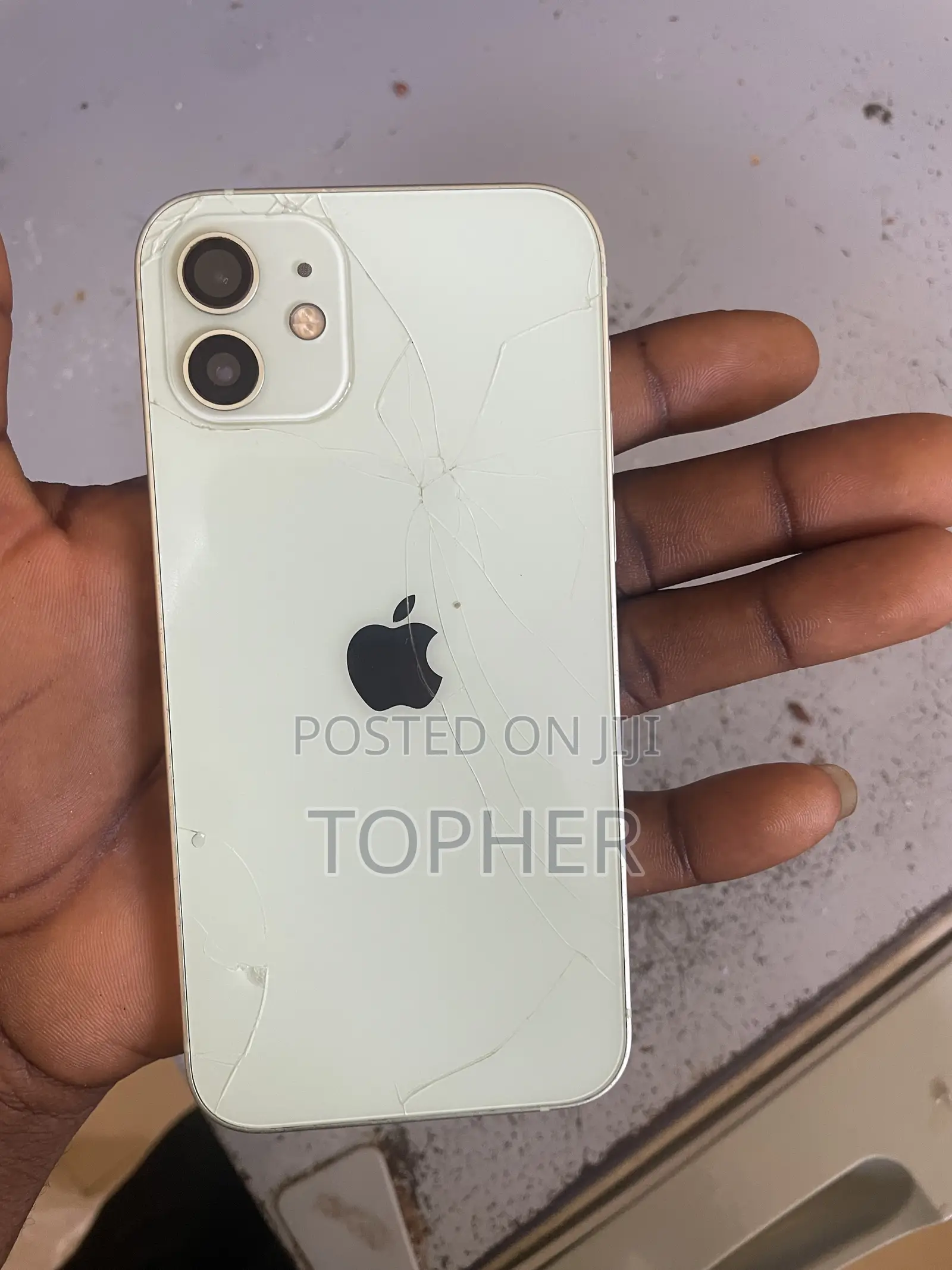 Apple iPhone 12 64 GB Gray