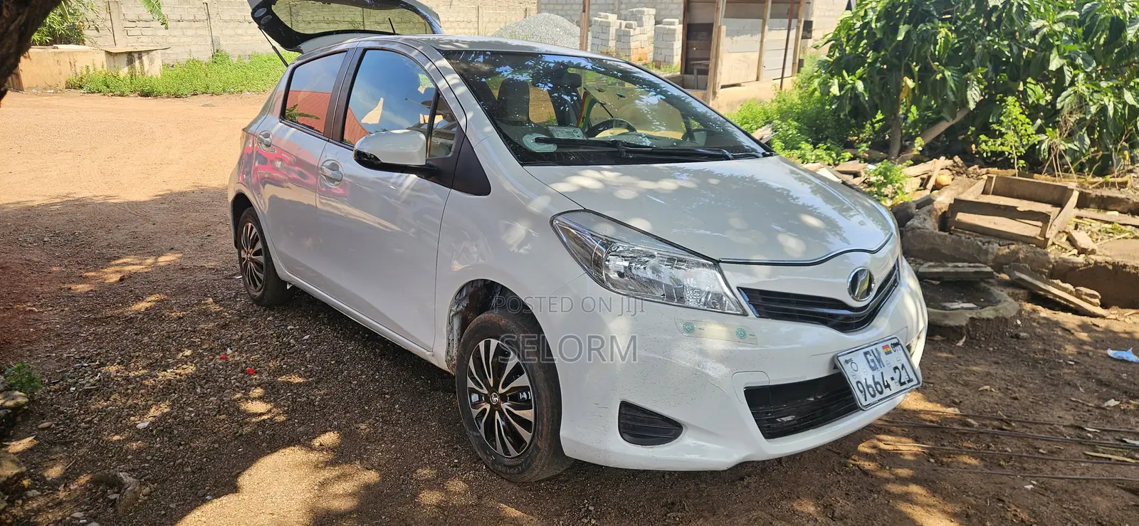Toyota Vitz 1.3 FWD 3dr 2012 White