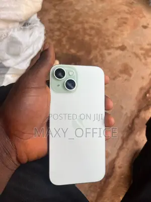 Apple iPhone 15 128 GB Green