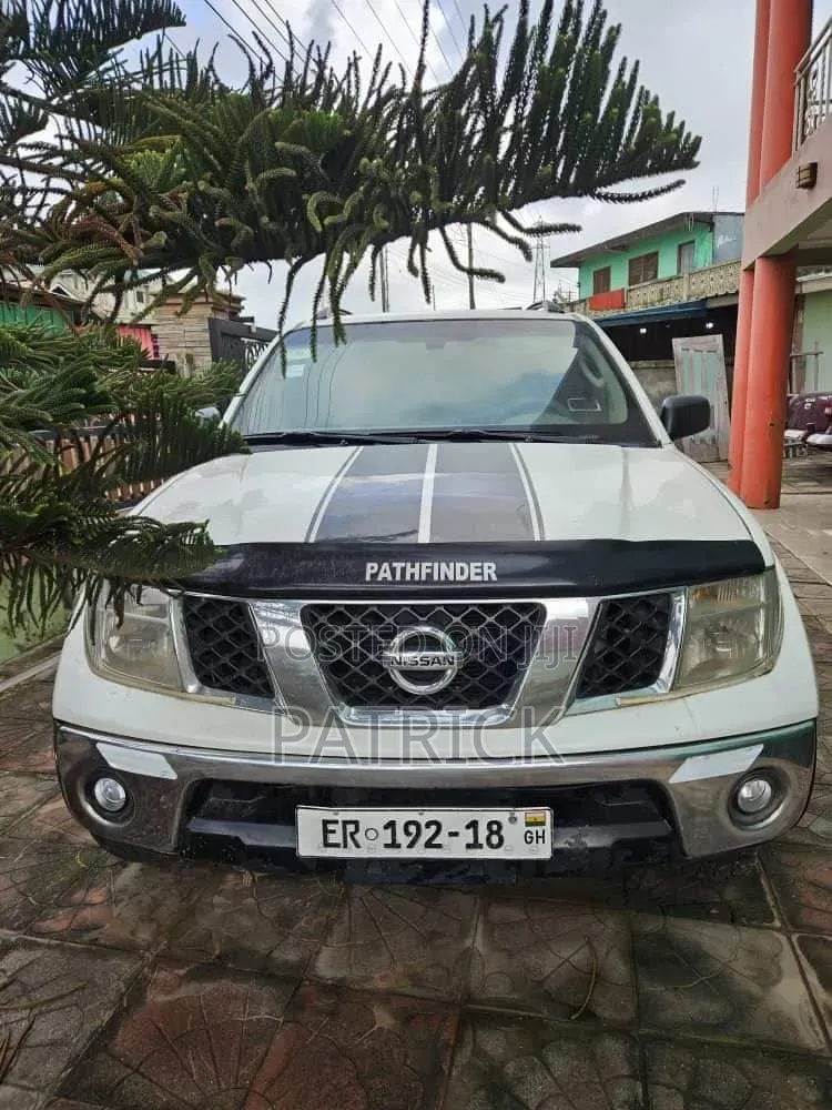 Nissan Frontier Crew Cab SE 4x4 2010 White