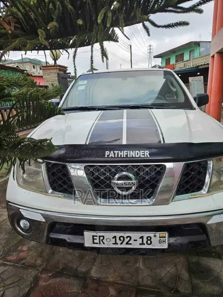 Nissan Frontier Crew Cab SE 4x4 2010 White