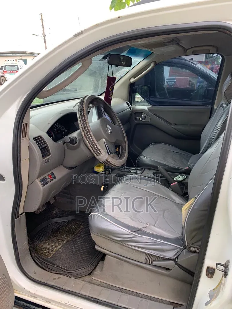 Nissan Frontier Crew Cab SE 4x4 2010 White