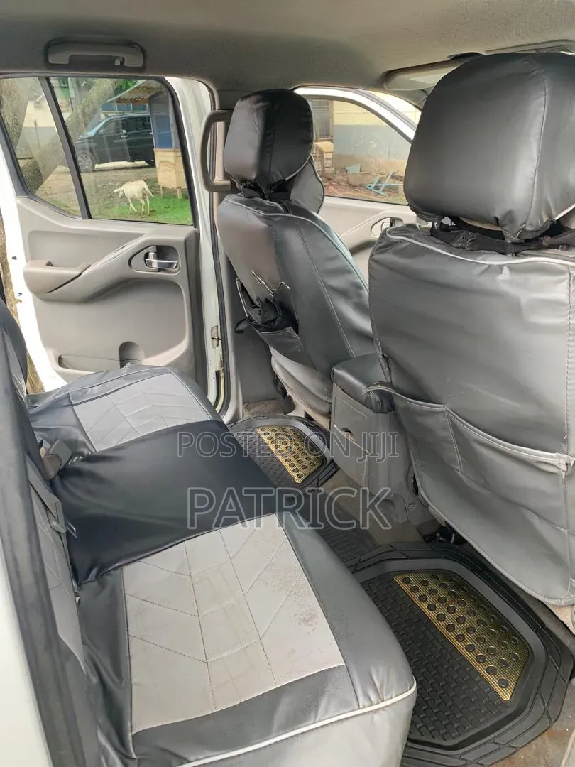 Nissan Frontier Crew Cab SE 4x4 2010 White