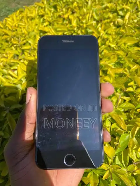 Apple iPhone SE 64 GB Black