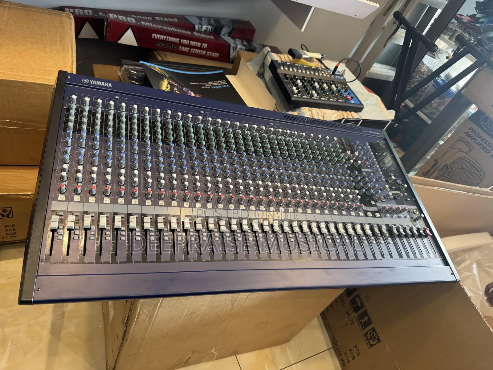 Yamaha Mg32 Channel Mixer