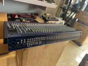 Yamaha Mg32 Channel Mixer