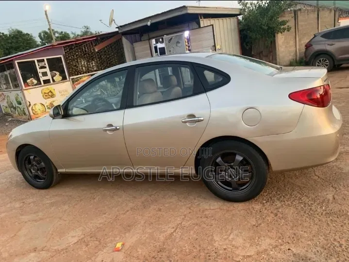 Hyundai Elantra GLS 2010 Gold