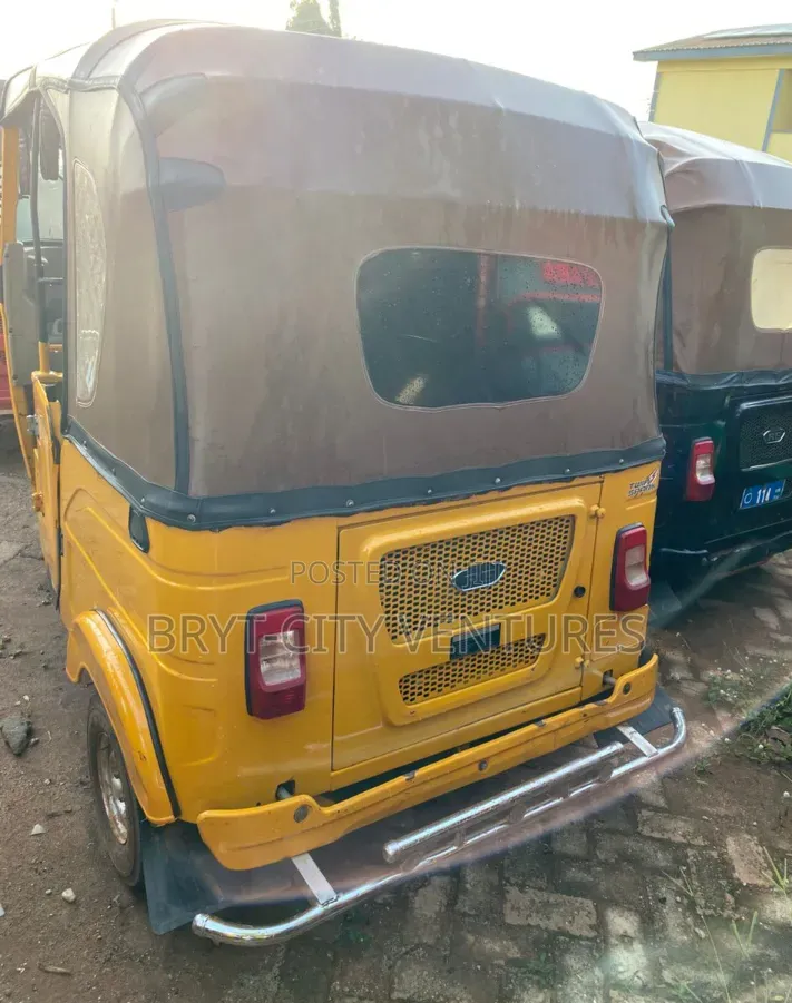 Bajaj RE 2024 Yellow
