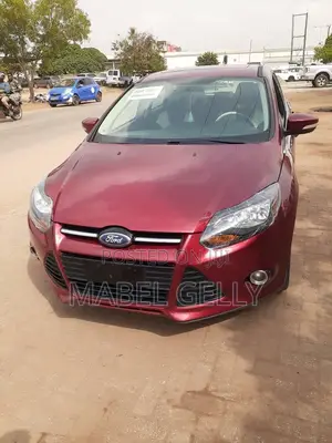 Ford Focus Titanium Sedan FWD (2.0L 4cyl 5M) 2013 Red