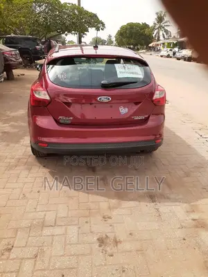 Ford Focus Titanium Sedan FWD (2.0L 4cyl 5M) 2013 Red