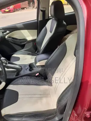 Ford Focus Titanium Sedan FWD (2.0L 4cyl 5M) 2013 Red