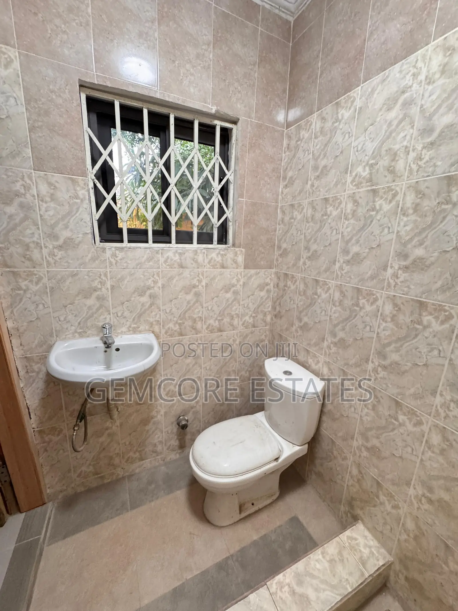 1bdrm Apartment in Adjiringanor, East Legon for rent