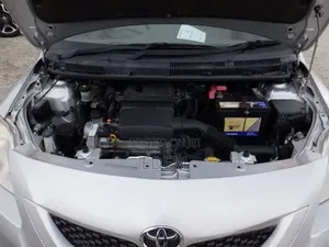 Toyota Belta 2012 Silver