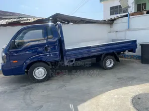 Kia Bongo 2016 Blue