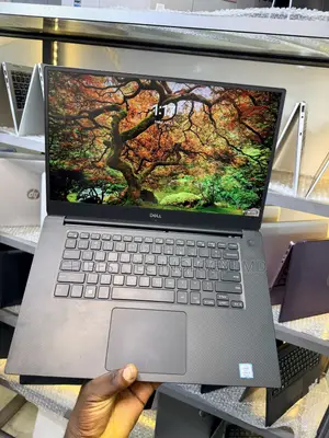Laptop Dell Precision 5530 8GB Intel Core i5 SSD 256GB