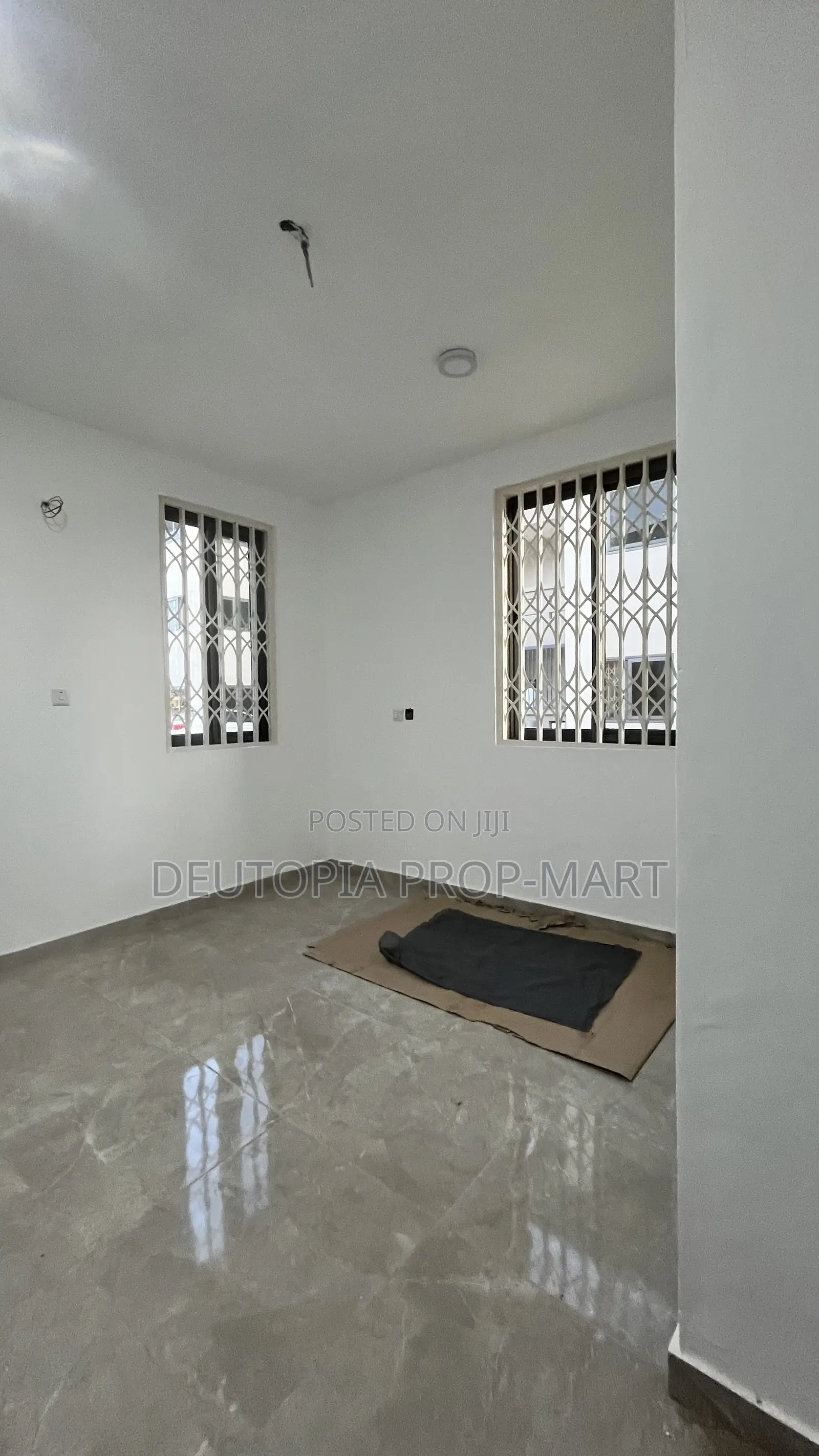 2bdrm Apartment in Fontomfrom, Tema Metropolitan for rent
