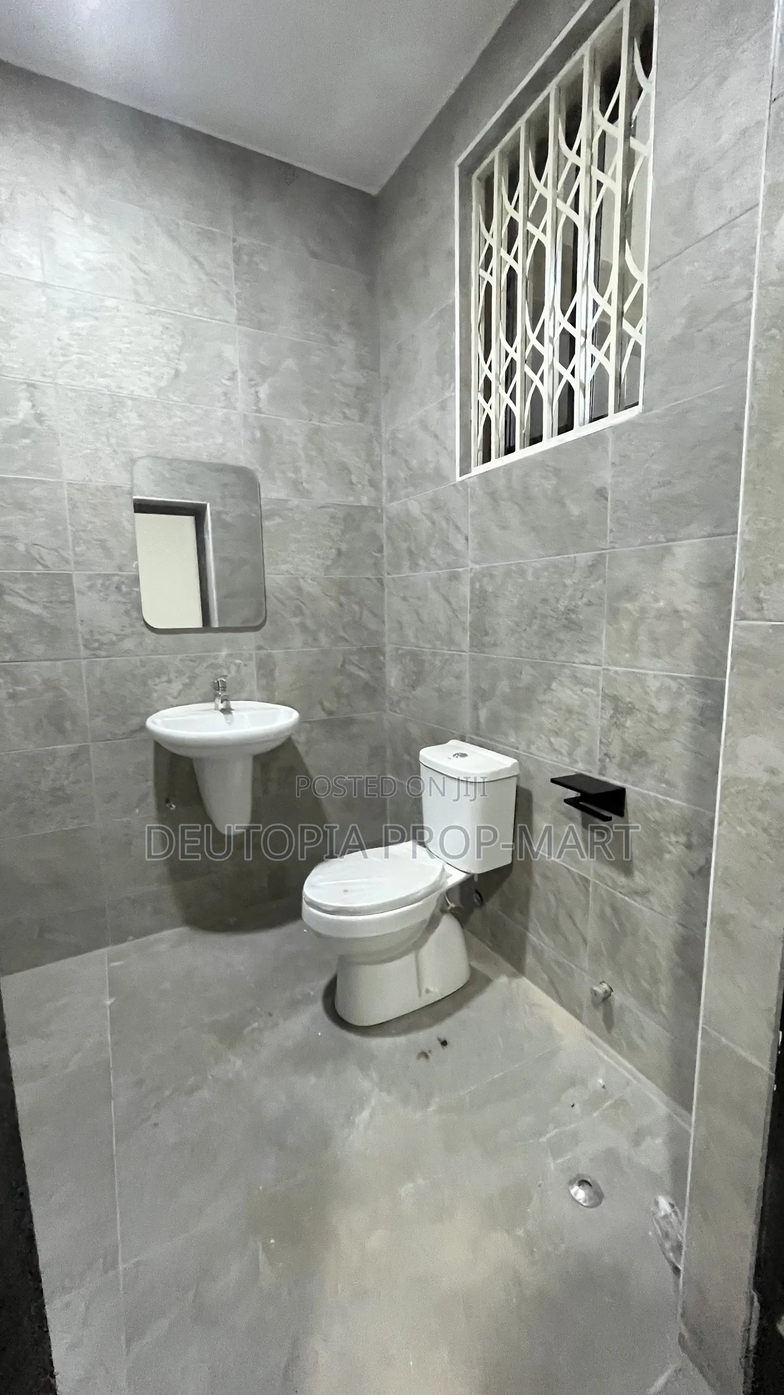 2bdrm Apartment in Fontomfrom, Tema Metropolitan for rent