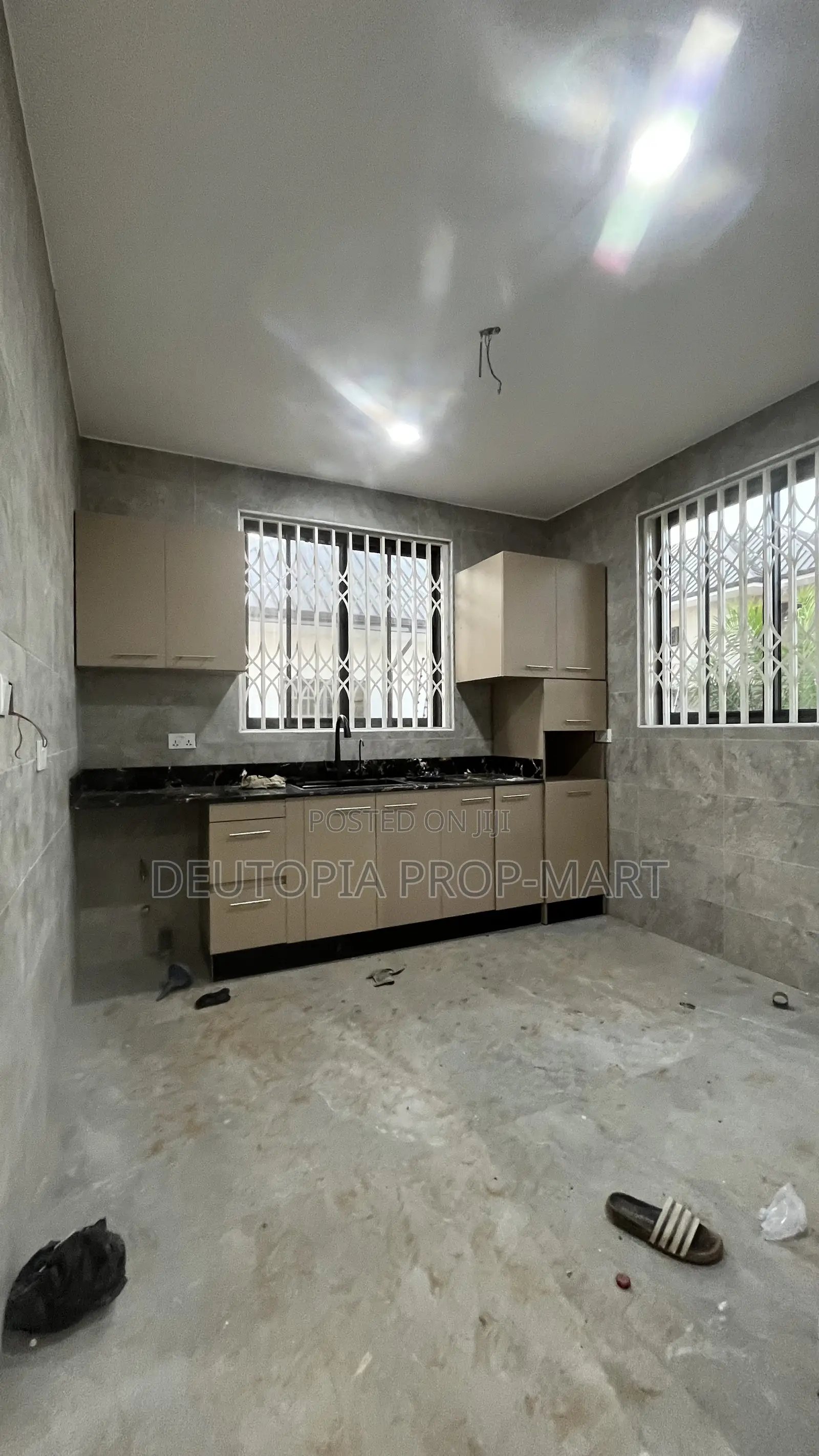 2bdrm Apartment in Fontomfrom, Tema Metropolitan for rent