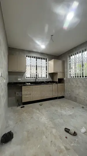 2bdrm Apartment in Fontomfrom, Tema Metropolitan for rent
