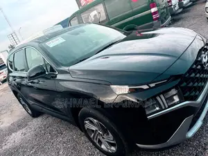 Hyundai Santa Fe SE (4 styles) 2022 Black