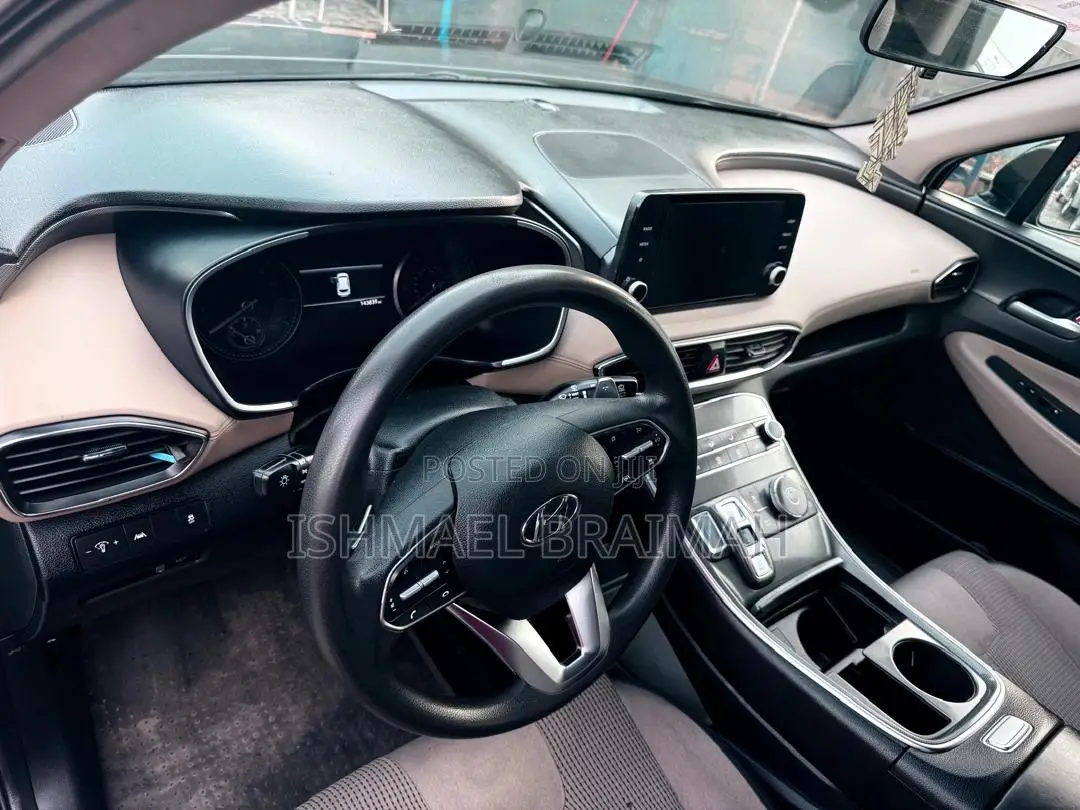 Hyundai Santa Fe SE (4 styles) 2022 Black