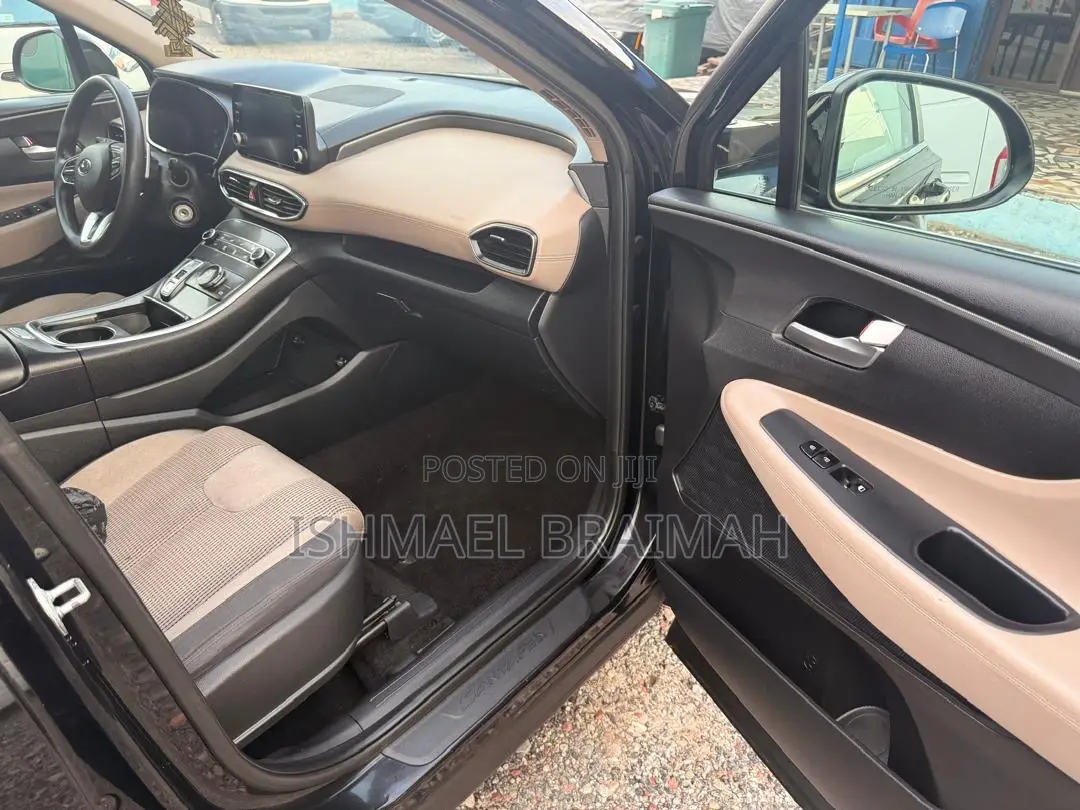 Hyundai Santa Fe SE (4 styles) 2022 Black