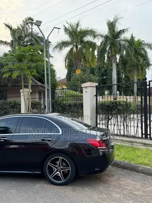 Mercedes-Benz C300 2020 Black