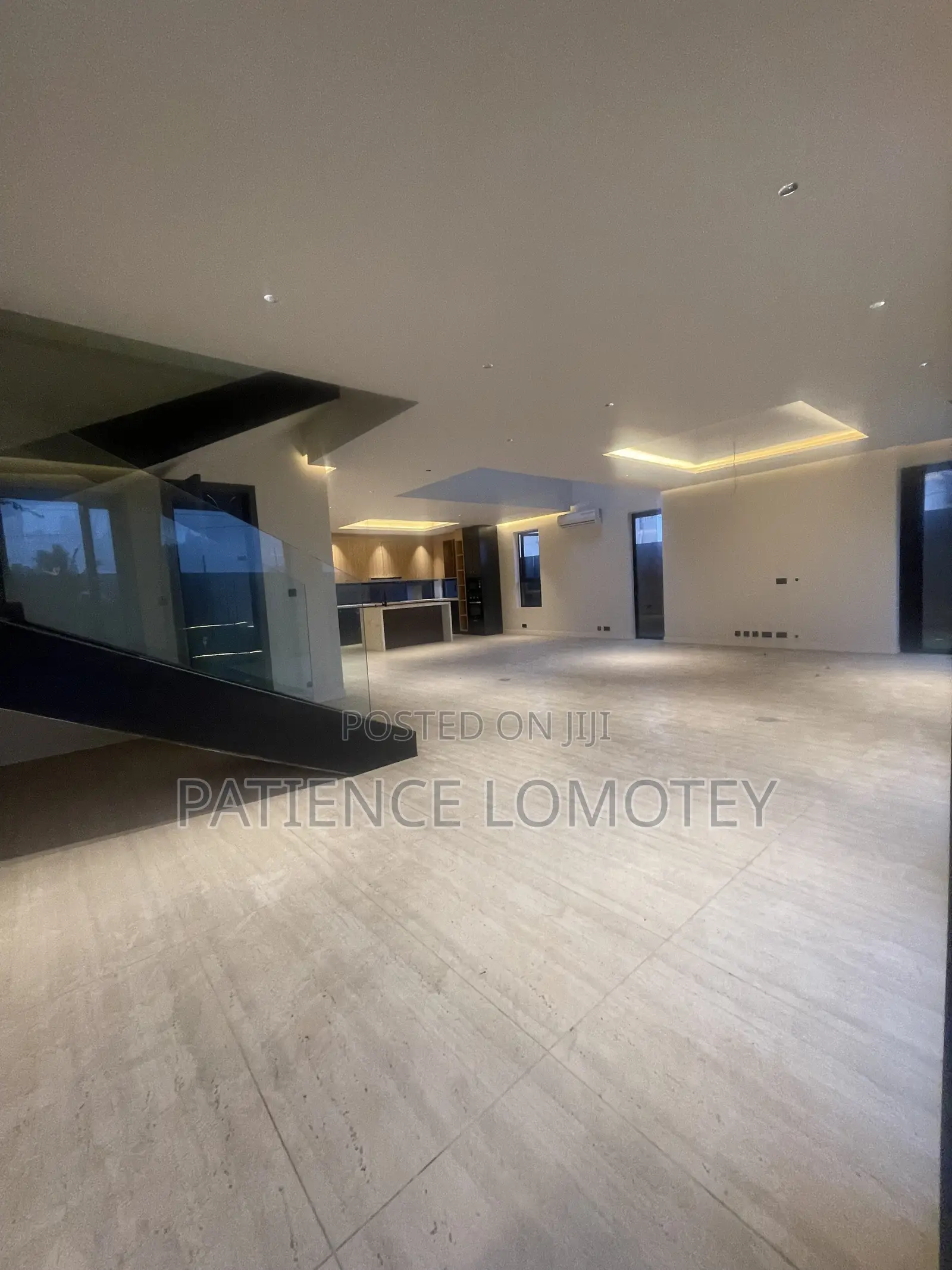 5bdrm Mansion in Trade Fair for sale